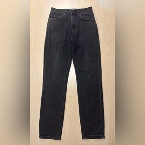 OAK + FORT High Rise Straight Leg Jeans – Black Washed Denim – Size 25